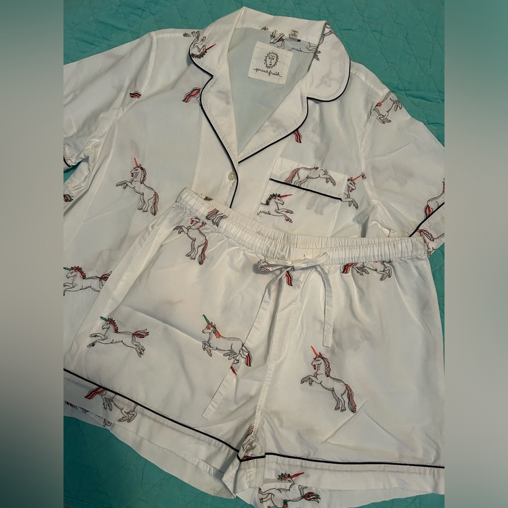 NWOT Printfresh Unicorn short set pajamas size medium. Embroidered ❤️